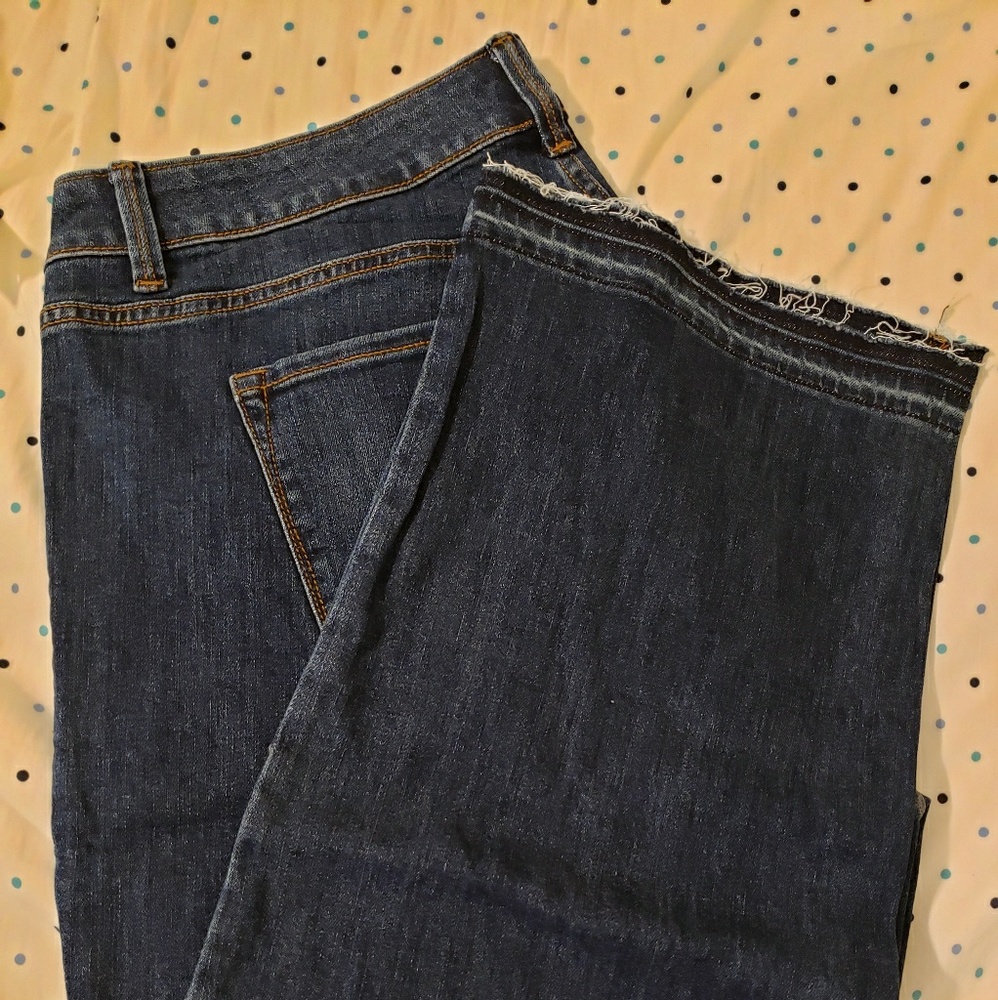 Old Navy 20W Cropped Kick-Flare Jeans